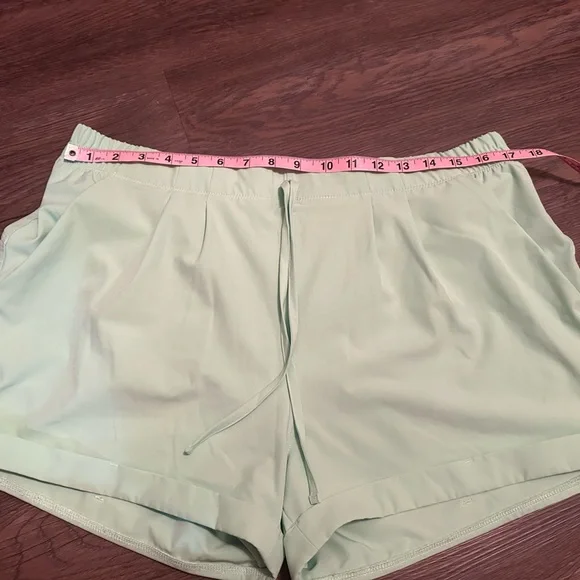 ZYIA Summer Shorts in Honeydew- XL - Picture 8 of 8